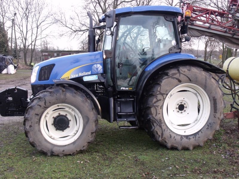 NEW HOLLAND T6010 PLUS (1)
